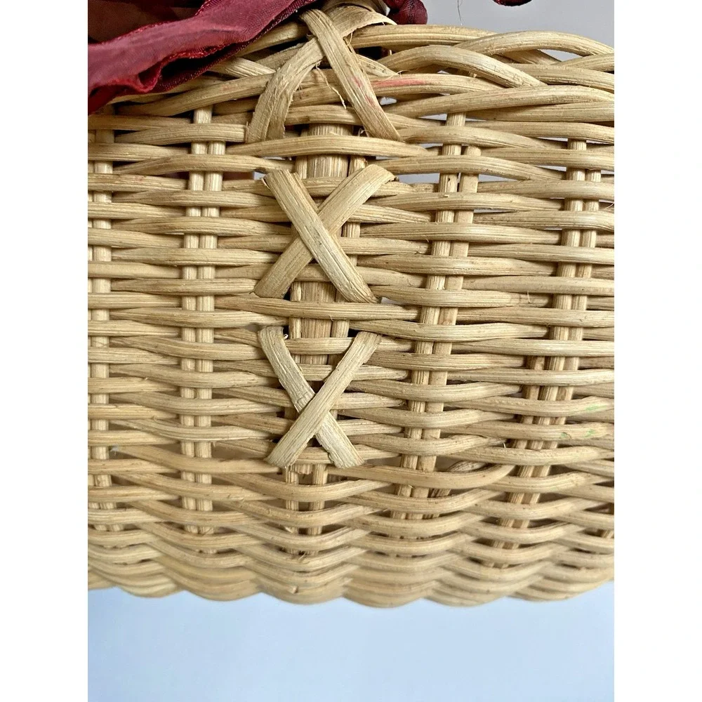 Pleasant Company American Girl‎ Wicker Basket With Tags and Bows